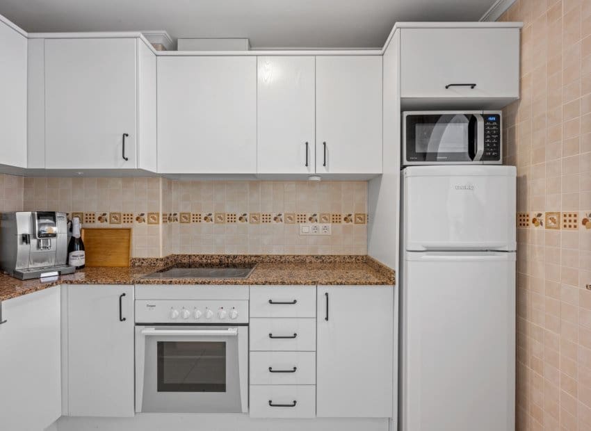 2 soverom Leilighet til salgs i Daya Nueva med svømmebasseng - € 135 000 (Ref: 9775976)