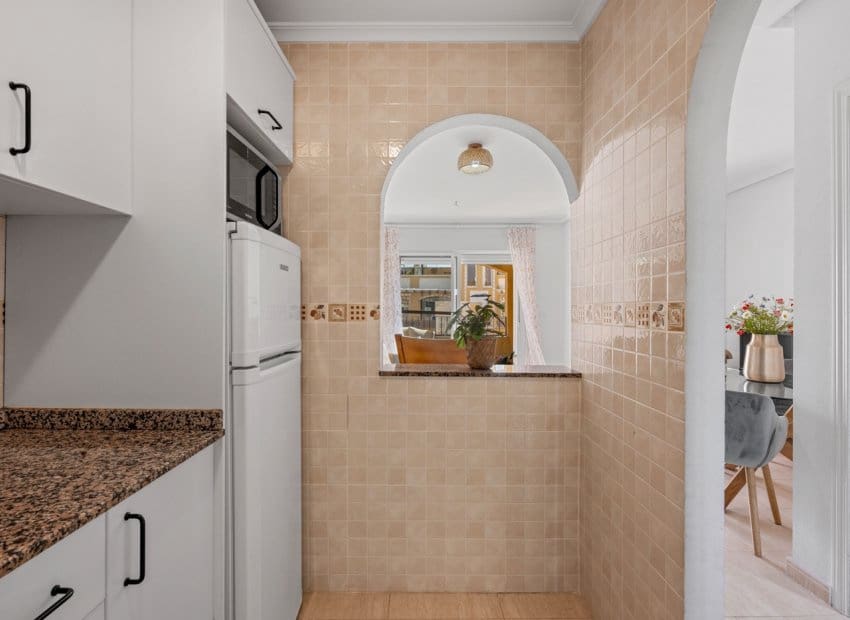 2 soverom Leilighet til salgs i Daya Nueva med svømmebasseng - € 135 000 (Ref: 9775976)