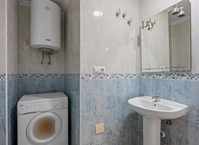 2 soverom Leilighet til salgs i Daya Nueva med svømmebasseng - € 135 000 (Ref: 9775976)