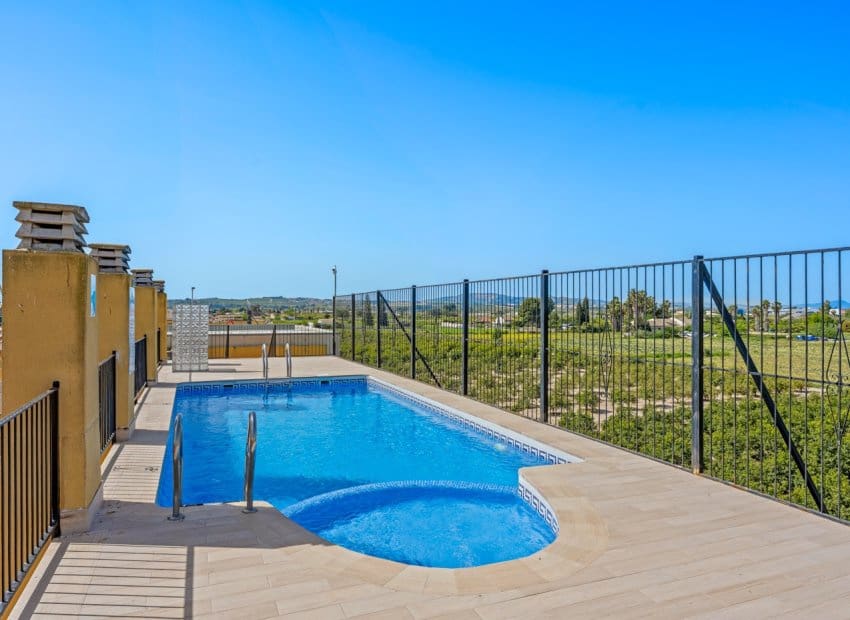 2 soverom Leilighet til salgs i Daya Nueva med svømmebasseng - € 135 000 (Ref: 9775976)