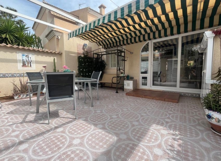 2 soveværelse Lejlighed til salg i Dona Pepa - € 198.000 (Ref: 9775978)