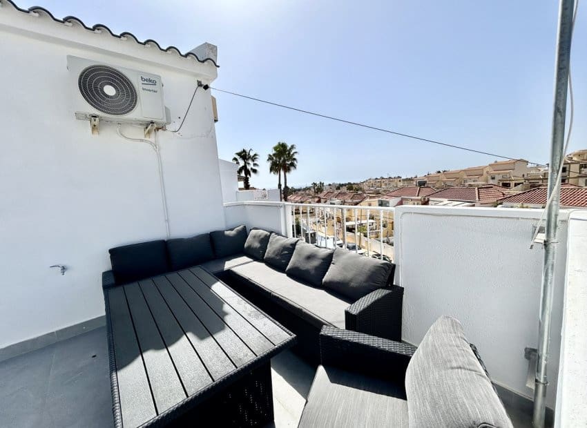 5 soveværelse Villa til salg i Villamartin med swimmingpool - € 459.000 (Ref: 9775979)