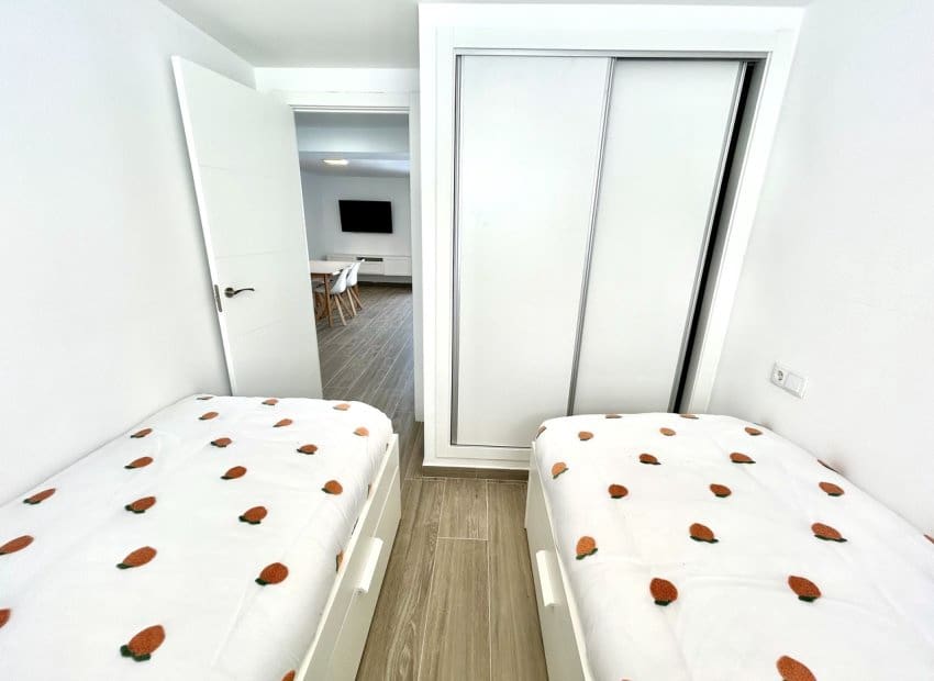 5 soveværelse Villa til salg i Villamartin med swimmingpool - € 459.000 (Ref: 9775979)