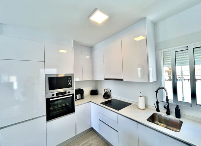 5 soveværelse Villa til salg i Villamartin, Orihuela med swimmingpool - € 459.000 (Ref: 9775979)