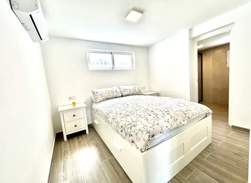 5 soveværelse Villa til salg i Villamartin med swimmingpool - € 459.000 (Ref: 9775979)