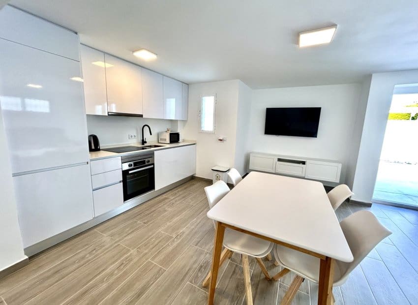 5 soveværelse Villa til salg i Villamartin med swimmingpool - € 459.000 (Ref: 9775979)