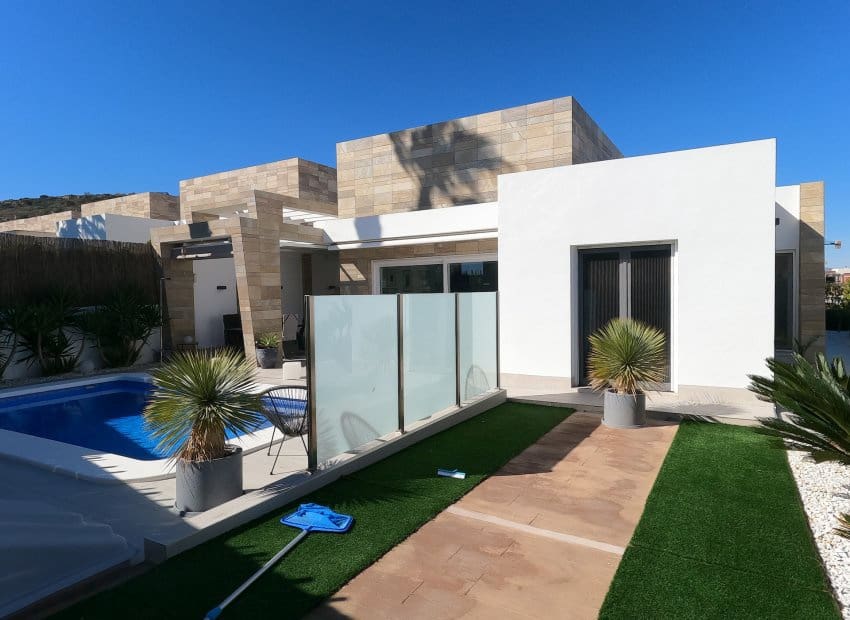 3 slaapkamer Villa te koop in Algorfa met zwembad - € 585.000 (Ref: 9778461)