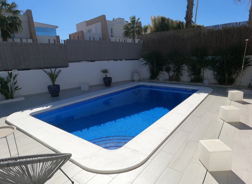 3 slaapkamer Villa te koop in Algorfa met zwembad - € 585.000 (Ref: 9778461)