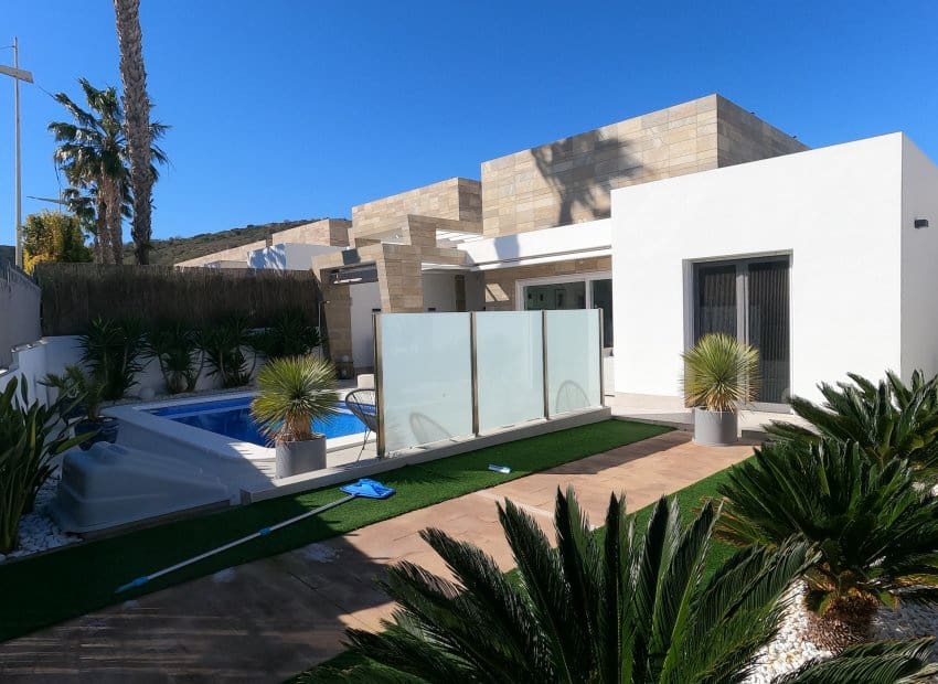3 slaapkamer Villa te koop in Algorfa met zwembad - € 585.000 (Ref: 9778461)