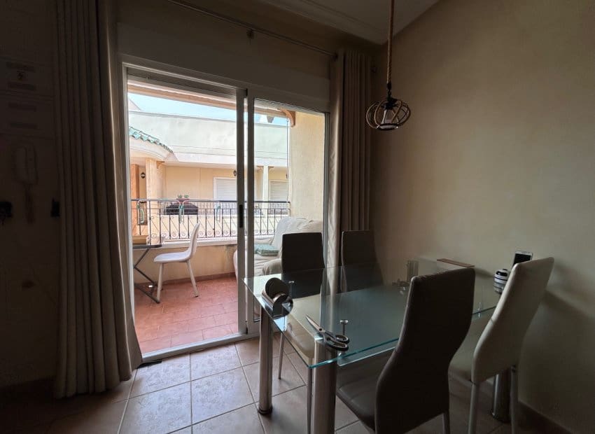 2 slaapkamer Appartement te koop in Jacarilla met zwembad - € 108.000 (Ref: 9781261)