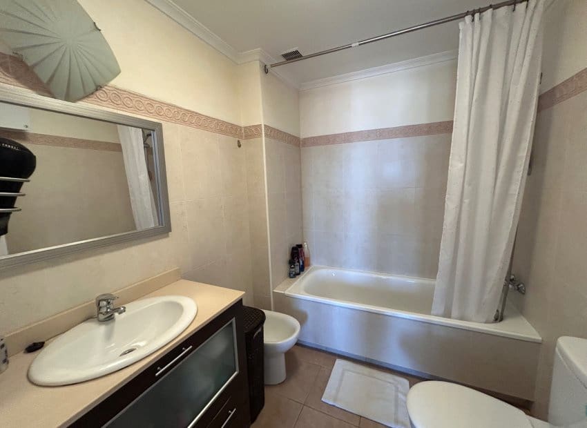 2 slaapkamer Appartement te koop in Jacarilla met zwembad - € 108.000 (Ref: 9781261)