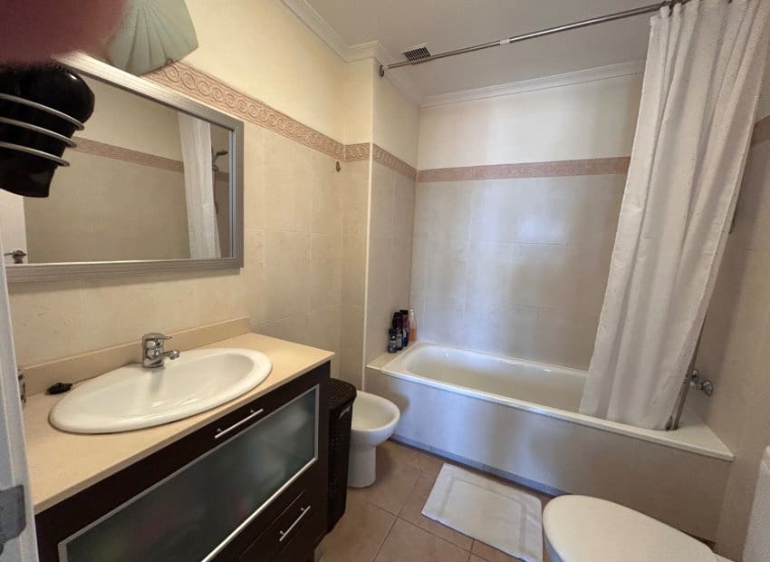 2 slaapkamer Appartement te koop in Jacarilla met zwembad - € 108.000 (Ref: 9781261)