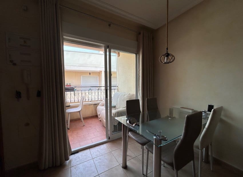 2 slaapkamer Appartement te koop in Jacarilla met zwembad - € 108.000 (Ref: 9781261)