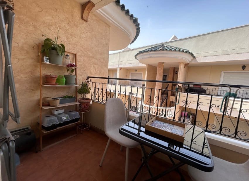 2 slaapkamer Appartement te koop in Jacarilla met zwembad - € 108.000 (Ref: 9781261)