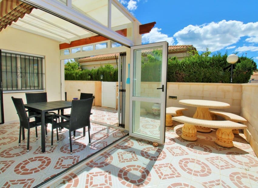 3 soverom Hus til salgs i Playa Flamenca med svømmebasseng - € 249 950 (Ref: 9781263)