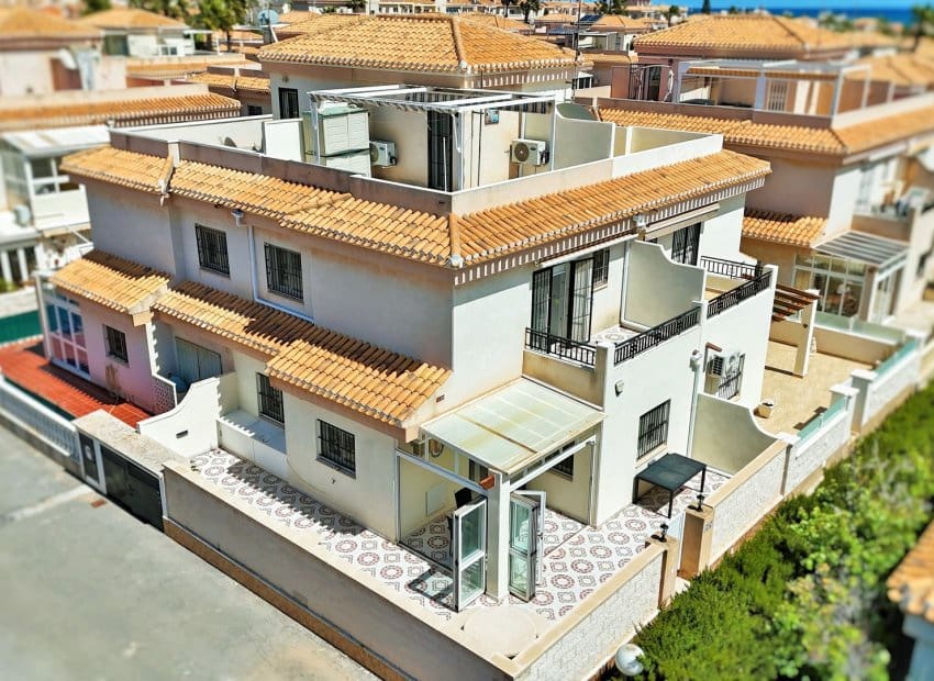 3 soverom Hus til salgs i Playa Flamenca med svømmebasseng - € 249 950 (Ref: 9781263)