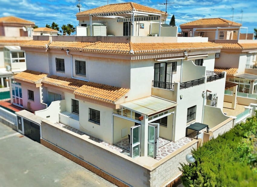 3 soverom Hus til salgs i Playa Flamenca med svømmebasseng - € 249 950 (Ref: 9781263)