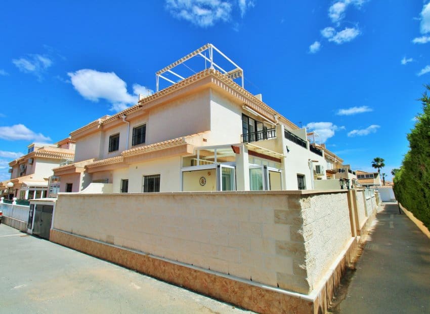 3 soverom Hus til salgs i Playa Flamenca med svømmebasseng - € 249 950 (Ref: 9781263)