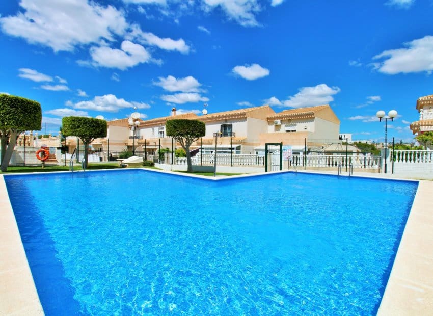 3 soverom Hus til salgs i Playa Flamenca med svømmebasseng - € 249 950 (Ref: 9781263)