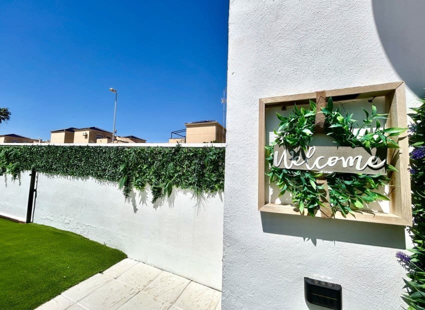 2 chambre Maison de Ville à vendre à Orihuela Costa avec piscine - 209 999 € (Ref: 9781266)