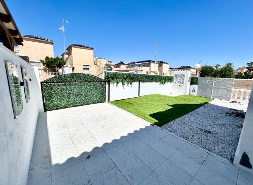 2 chambre Maison de Ville à vendre à Orihuela Costa avec piscine - 209 999 € (Ref: 9781266)