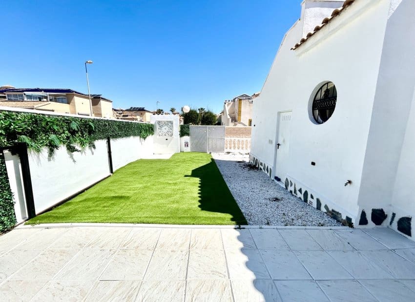 2 chambre Maison de Ville à vendre à Orihuela Costa avec piscine - 209 999 € (Ref: 9781266)