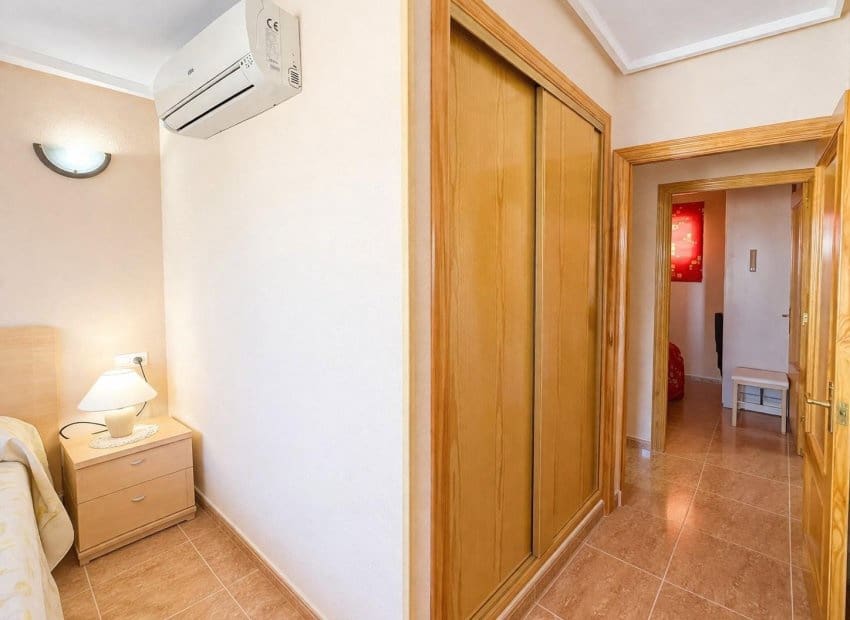 2 quarto Apartamento para venda em Torrevieja com piscina - 155 000 € (Ref: 9781267)