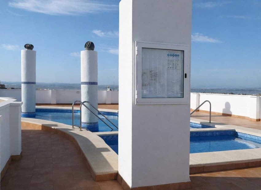 2 quarto Apartamento para venda em Torrevieja com piscina - 155 000 € (Ref: 9781267)