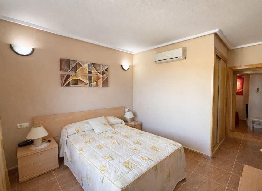 2 quarto Apartamento para venda em Torrevieja com piscina - 155 000 € (Ref: 9781267)