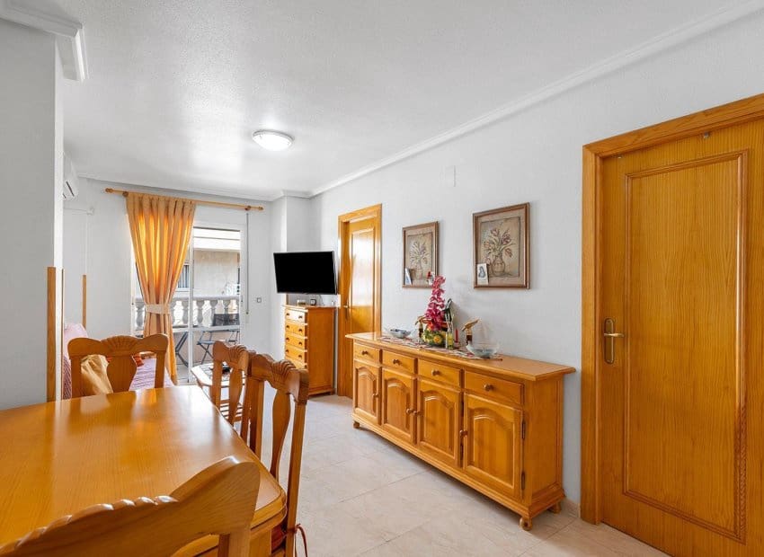 2 sovrum Lägenhet till salu i Torrevieja med pool - 139 000 € (Ref: 9781268)