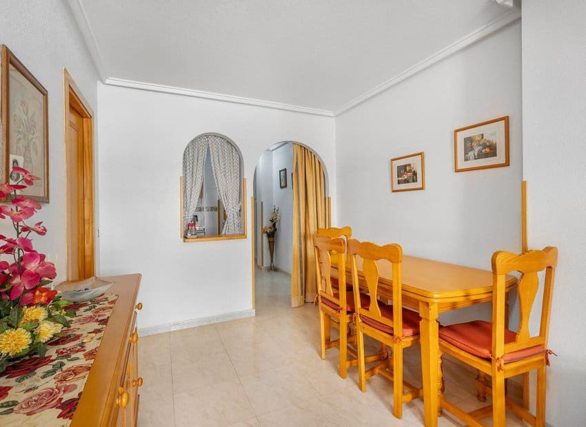 2 sovrum Lägenhet till salu i Torrevieja med pool - 139 000 € (Ref: 9781268)