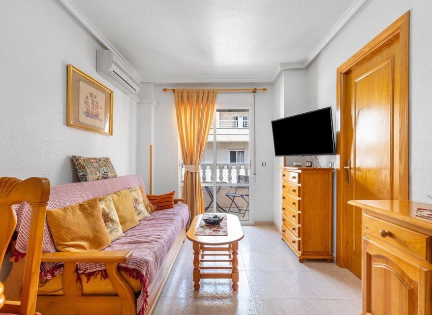 2 sovrum Lägenhet till salu i Torrevieja med pool - 139 000 € (Ref: 9781268)