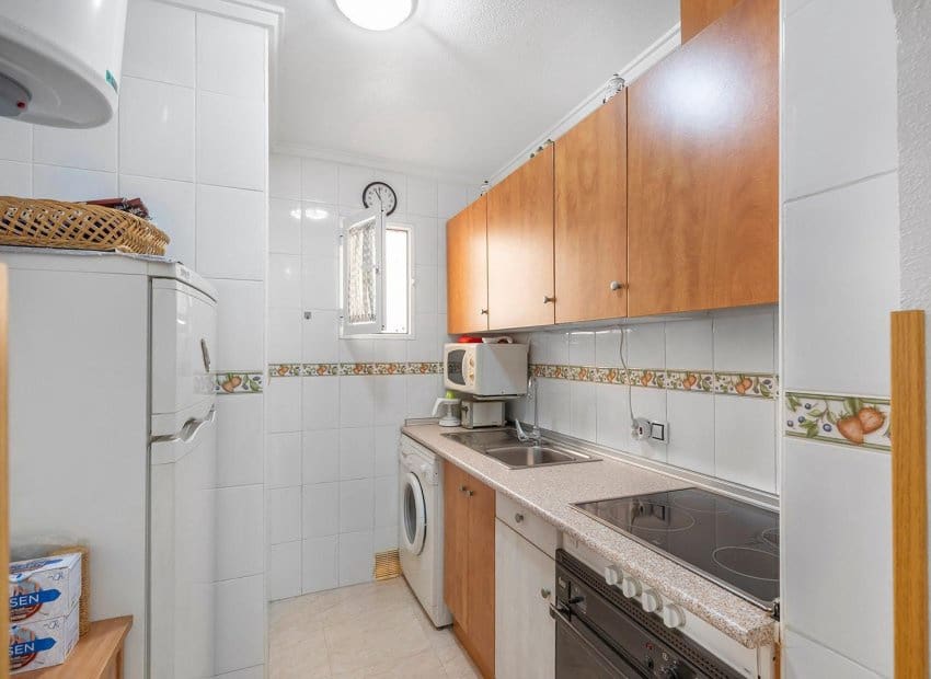 2 sovrum Lägenhet till salu i Torrevieja med pool - 139 000 € (Ref: 9781268)