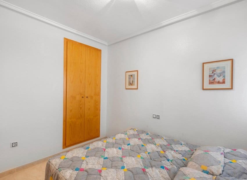 2 sovrum Lägenhet till salu i Torrevieja med pool - 139 000 € (Ref: 9781268)