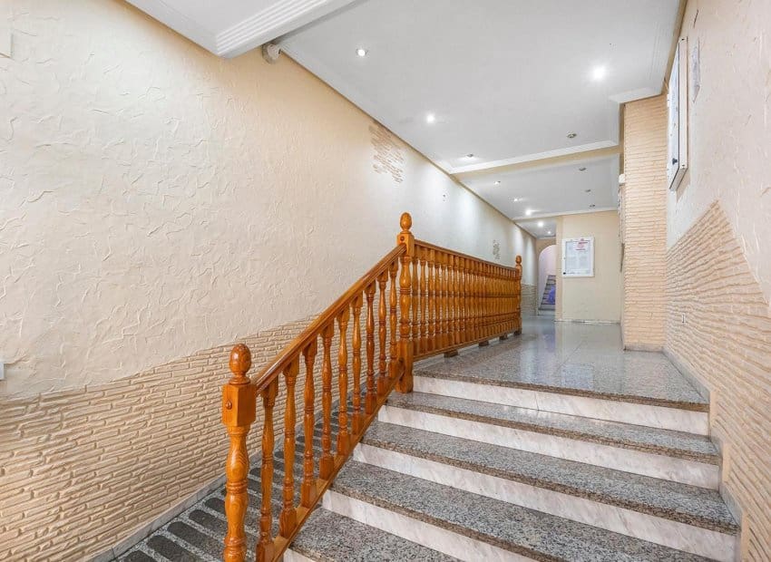 2 sovrum Lägenhet till salu i Torrevieja med pool - 139 000 € (Ref: 9781268)