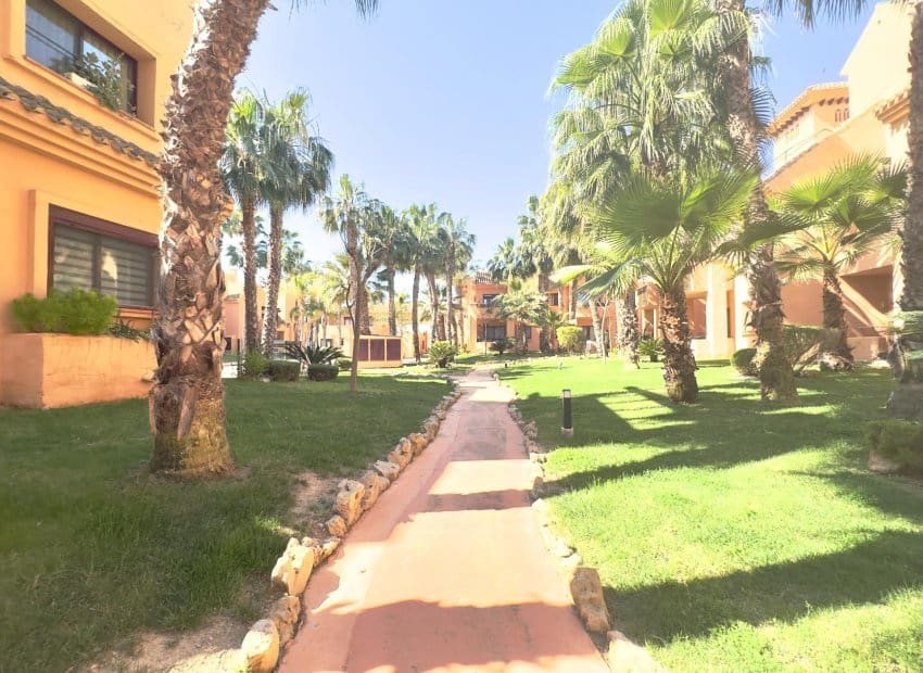 Apartamento de 1 habitación en Los Alcázares en venta con piscina - 129.000 € (Ref: 9784528)