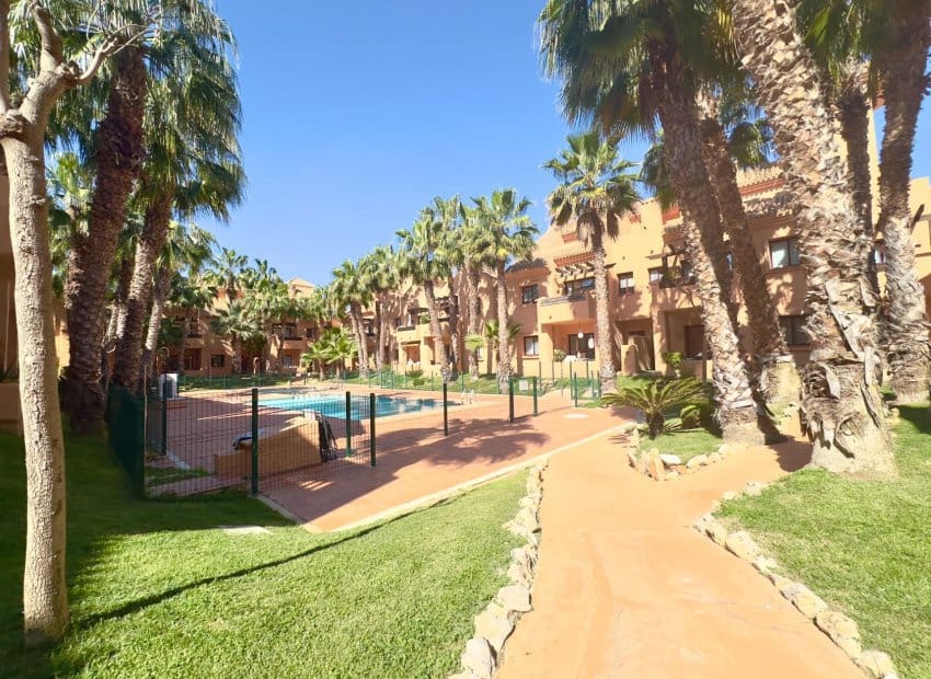 Apartamento de 1 habitación en Los Alcázares en venta con piscina - 129.000 € (Ref: 9784528)