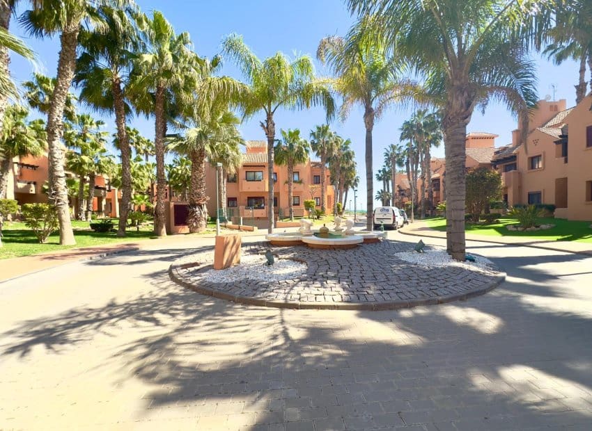 Apartamento de 1 habitación en Los Alcázares en venta con piscina - 129.000 € (Ref: 9784528)