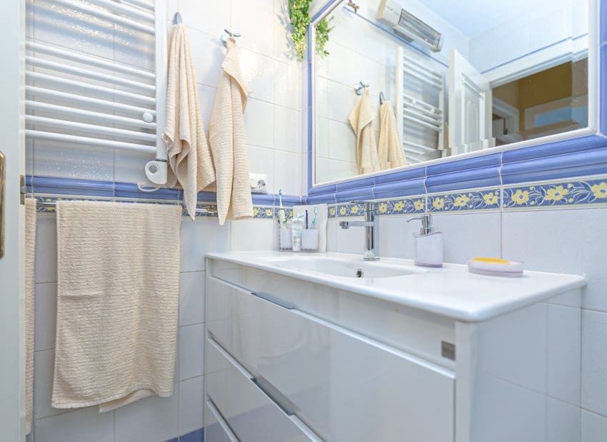 2 Zimmer Apartment zu verkaufen in Playa Flamenca mit Pool - 210.000 € (Ref: 9787986)