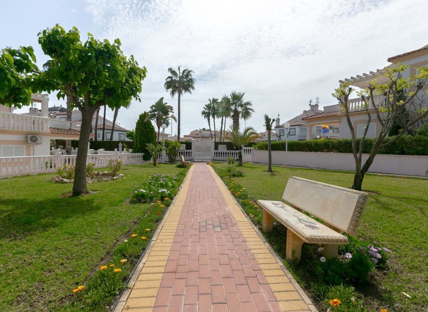 3 sypialnia Apartament na sprzedaż w Playa Flamenca z basenem - 219 000 € (Ref: 9787987)