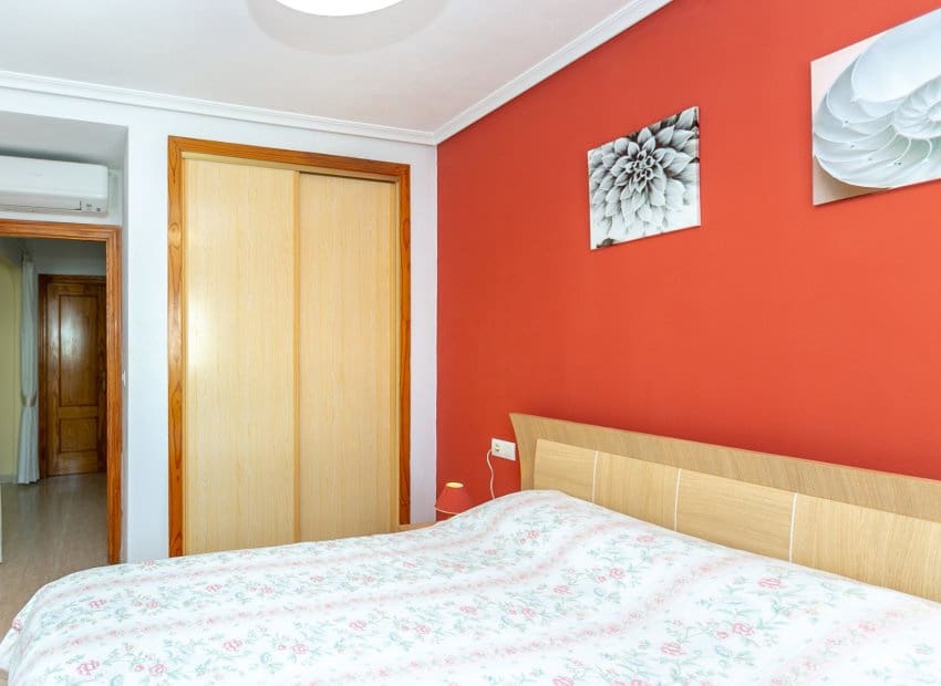 3 sypialnia Apartament na sprzedaż w Playa Flamenca z basenem - 219 000 € (Ref: 9787987)