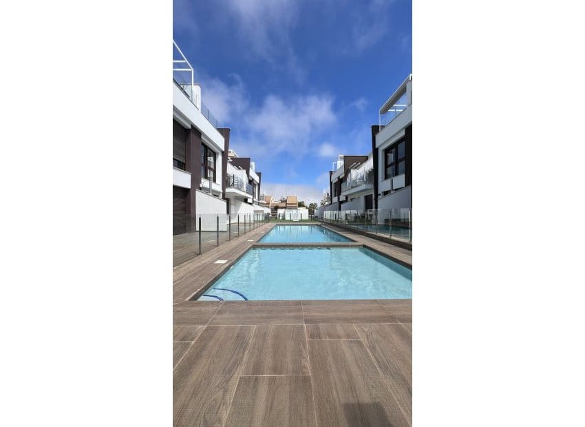 Apartamento de 2 habitaciones en San Pedro del Pinatar en venta con piscina - 234.000 € (Ref: 9788717)