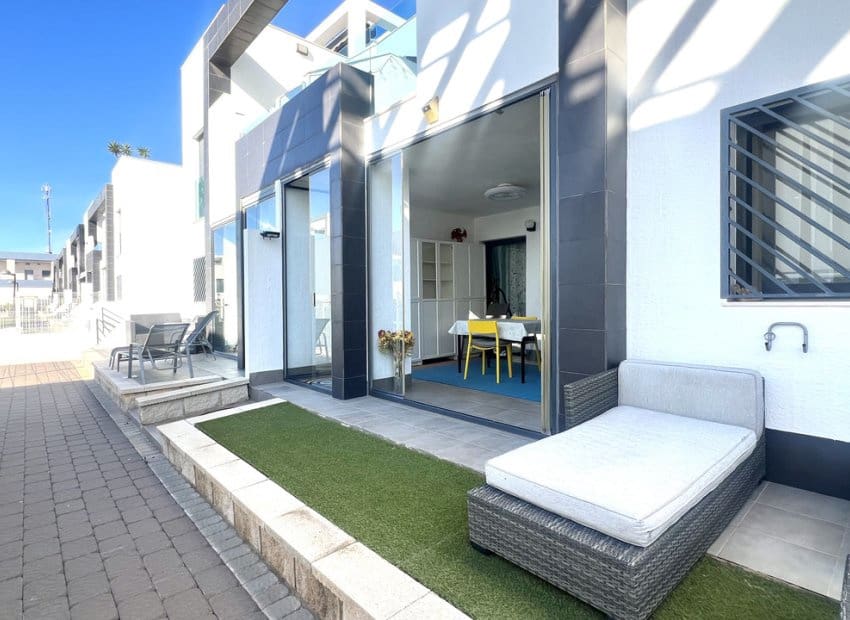 2 slaapkamer Appartement te koop in La Zenia - € 275.000 (Ref: 9788719)