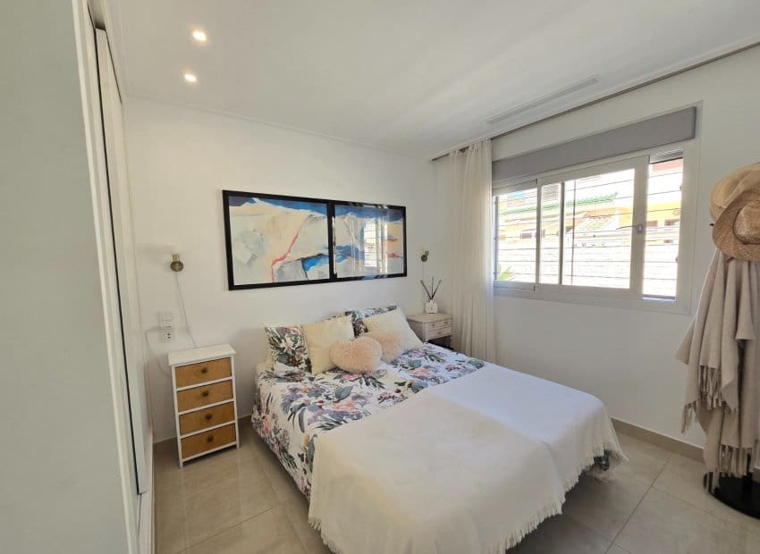 3 makuuhuone Omakotitalo myytävänä paikassa Dona Pepa mukana uima-altaan - 359 900 € (Ref: 9788811)