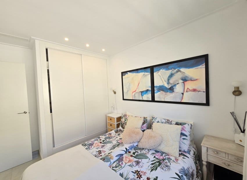 3 makuuhuone Omakotitalo myytävänä paikassa Dona Pepa mukana uima-altaan - 359 900 € (Ref: 9788811)