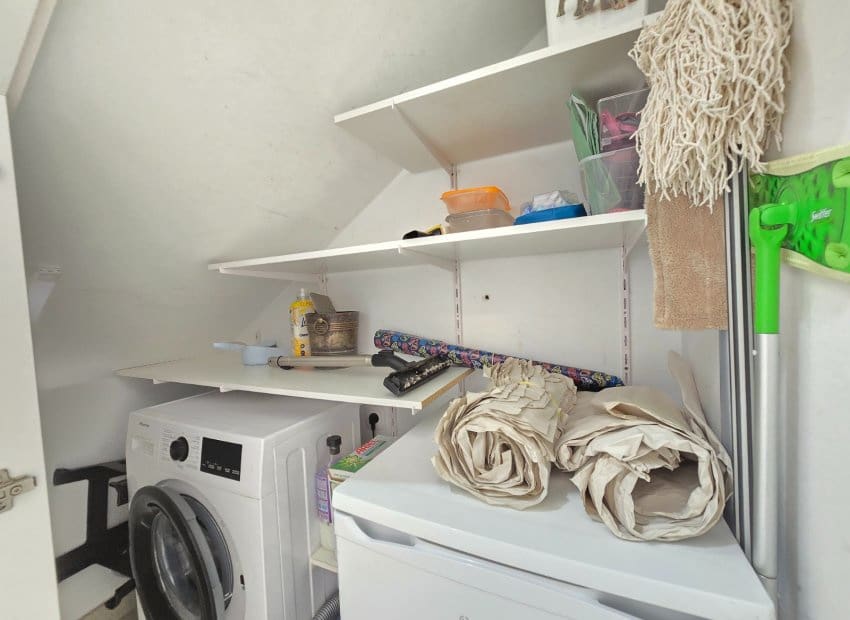 3 makuuhuone Omakotitalo myytävänä paikassa Dona Pepa mukana uima-altaan - 359 900 € (Ref: 9788811)