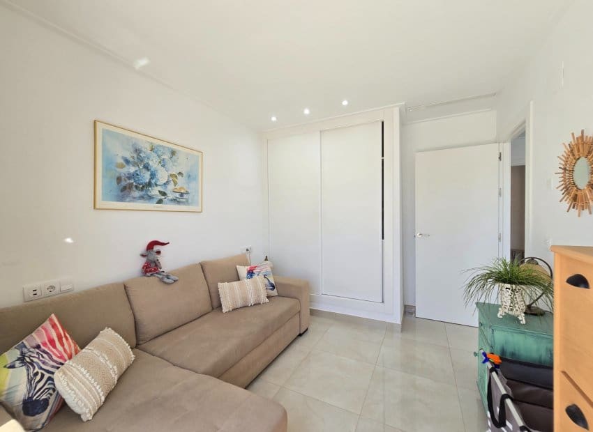 3 makuuhuone Omakotitalo myytävänä paikassa Dona Pepa mukana uima-altaan - 359 900 € (Ref: 9788811)