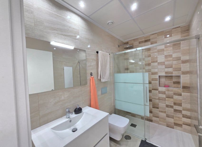 3 makuuhuone Omakotitalo myytävänä paikassa Dona Pepa mukana uima-altaan - 359 900 € (Ref: 9788811)