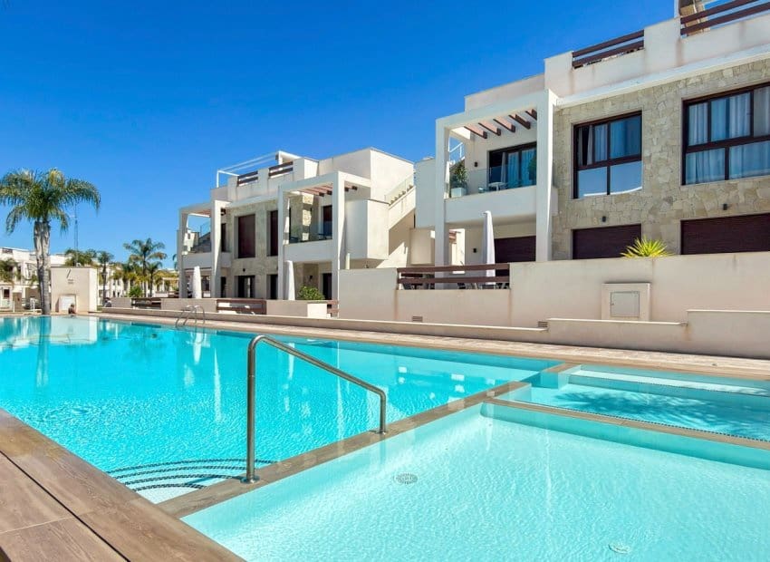 2 soveværelse Lejlighed til salg i Los Balcones med swimmingpool - € 312.500 (Ref: 9795095)