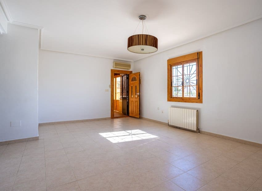 5 quarto Moradia para venda em Benijofar com piscina - 449 900 € (Ref: 9795097)